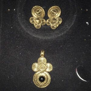 Vintage Avon Gold Plated Clip Ons & Pendant Set